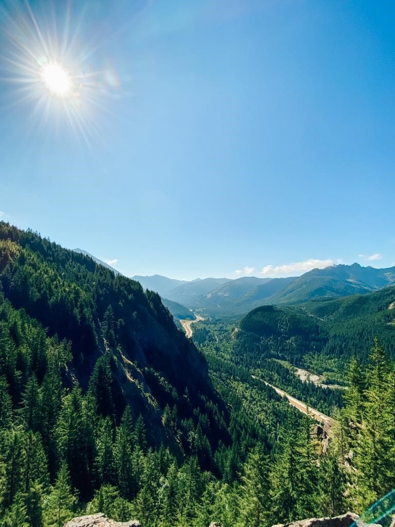 The 10 Best Easy Hikes Near Seattle for Beginners (2024)