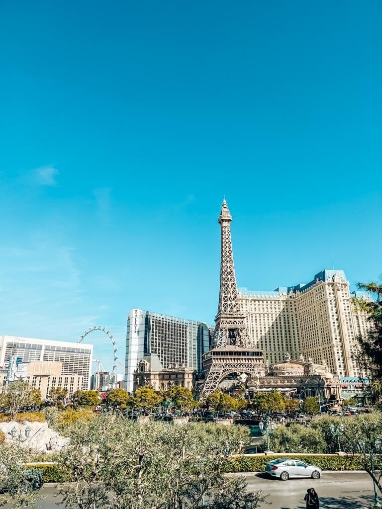 21 Romantic Things to Do in Vegas: What to do, See, and Eat