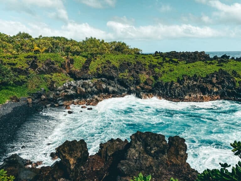 120 Maui Captions for Your Hawaiian Vacation Photos